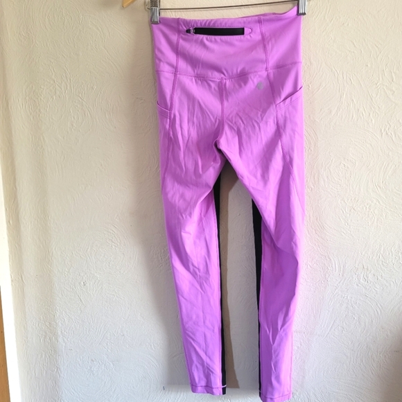 ALL ACCESS- Ultra High Rise Utility Pocket Legging in Future & Black. Size XS‎ - Picture 5 of 11